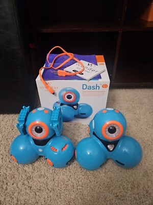 Wonder Workshop DA01 Dash Blue Robots x 2 w/ Building Block Connectors + 1 Cable