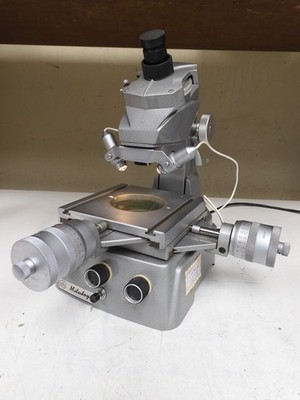 Mitutoyo- mdl. 176-104 - 30x Toolmakers Microscope 6''x6'' stage, 1'' travel - QG65