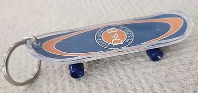 Vintage Dave & Busters 3.75'' Fingerboard Skateboard Keychain ~ New