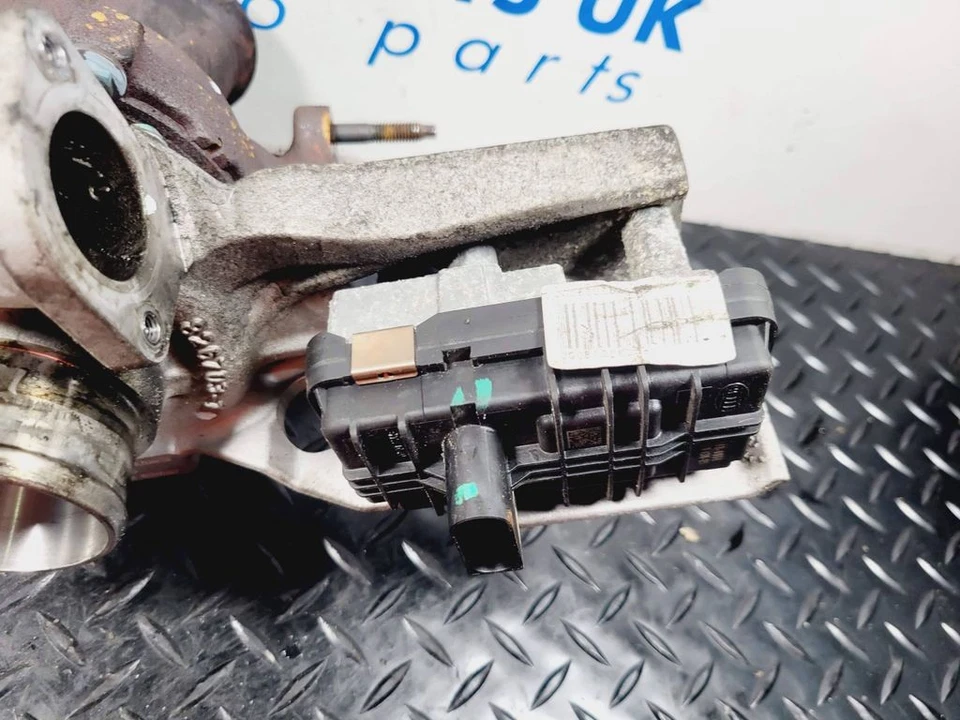 Turbocompresor turbo Alfa Romeo Giulietta 2015 diésel 110 kW 55258240 LIQ1043 Foto 3 de 4