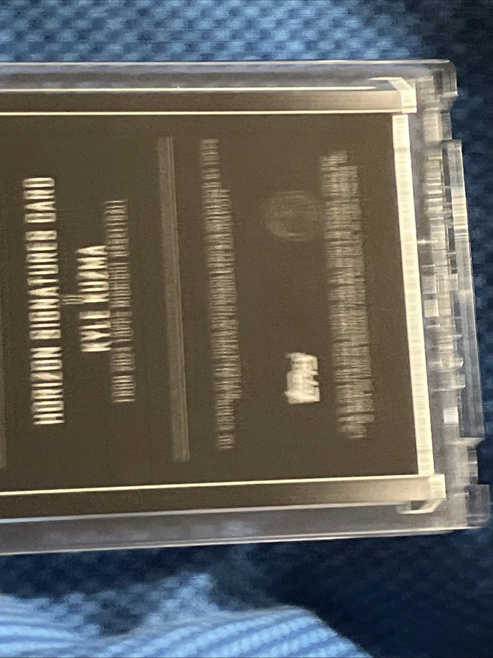 2023-24 Topps Midnight Horizon Signatures Kyle Kuzma #HS-KK Midnight/12 (AU) Foto 4 de 4