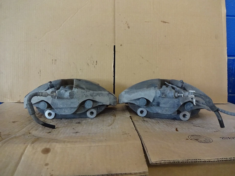 BMW 650i 2012 pinzas delanteras laterales del conductor y del pasajero OEM Foto 2 de 4