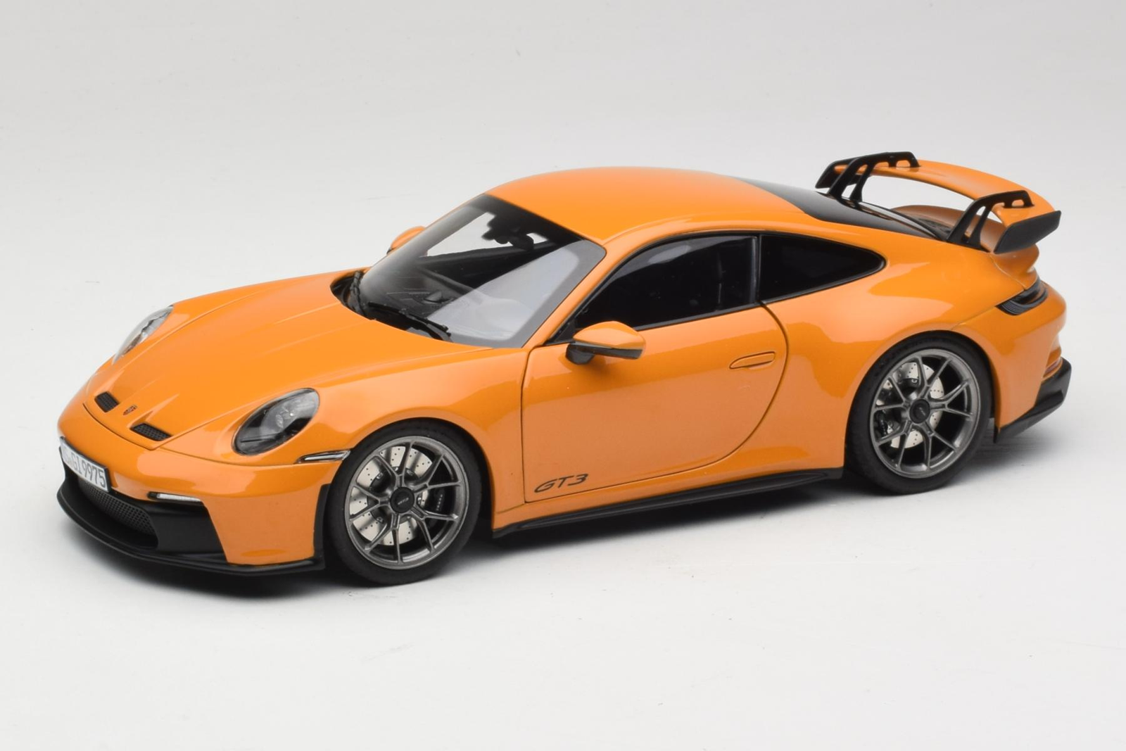 187387 Porsche 911 992 GT3 Bahama Yellow Norev 1/18
