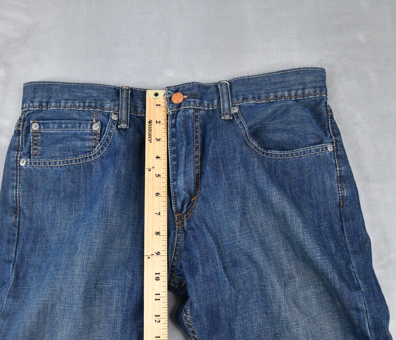 Levis Jeans 527 Mens  34x32 (32x31 Actual) Bootcut  Blue  Denim thumbnail 9