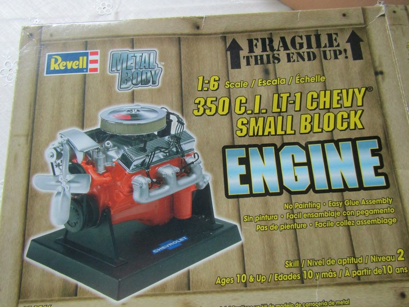 Revell 85-1566 Metal Body 350 C.I. LT-1 Chevy Small Block Engine Model Kit OPEN