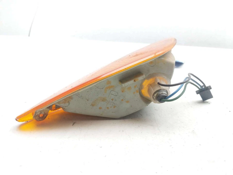 Luz indicadora de señal de giro delantera derecha Yamaha Venture Royale XVZ1300 86-93 Foto 2 de 4