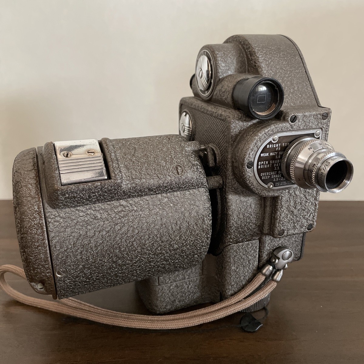【アンティーク動作品】米国REVERE社製　８ｍｍ映写機 Revere Eight Model 88 Movie Camera 8MM Made in USA RARE