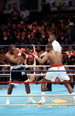 Riddick Bowe Looks To Throw A Punch V Jesse Ferguson Old Boxing Photo