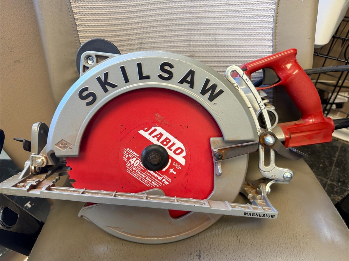 SKILSAW SPT70WM-01 15 Amp 10-1/4 In Magnesium SAWSQUATCH Worm