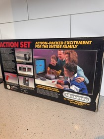 Nintendo NES Action Set - Console in scatola con Mario / Duck Hunt e Light Gun