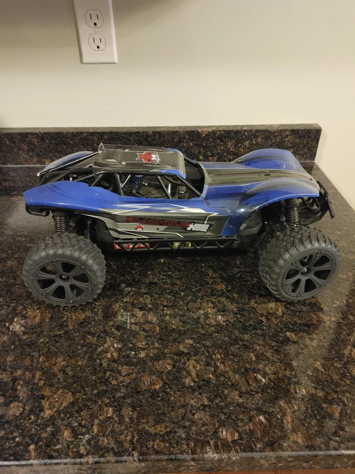 Redcat Blackout XBE RC Buggy - 1:10 Brushed Electric Buggy - Image 2 of 4