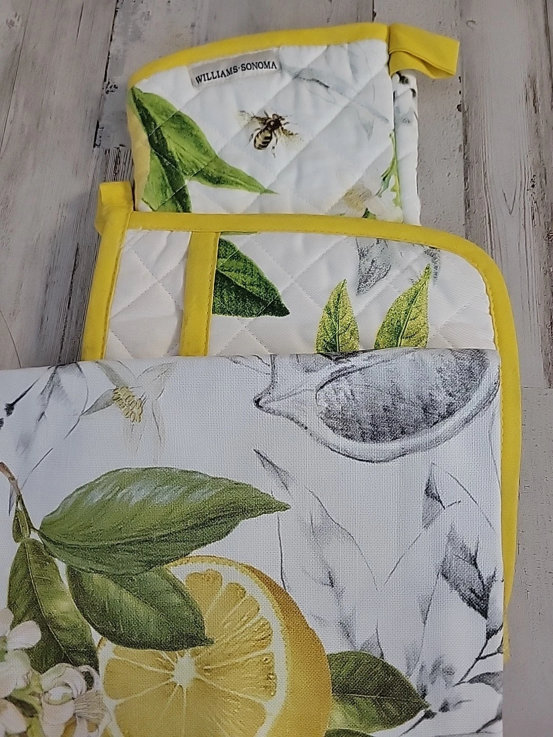 Williams Sonoma Oven Mitt, Potholder, and Kitchen Towel - Thumbnail 5