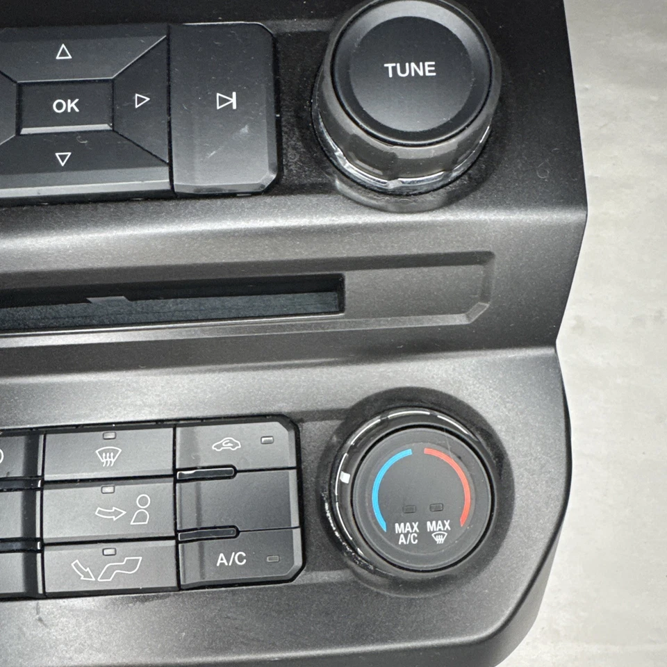 Ford F150 2016 panel de control de radio con controles de temperatura OEM Foto 3 de 4