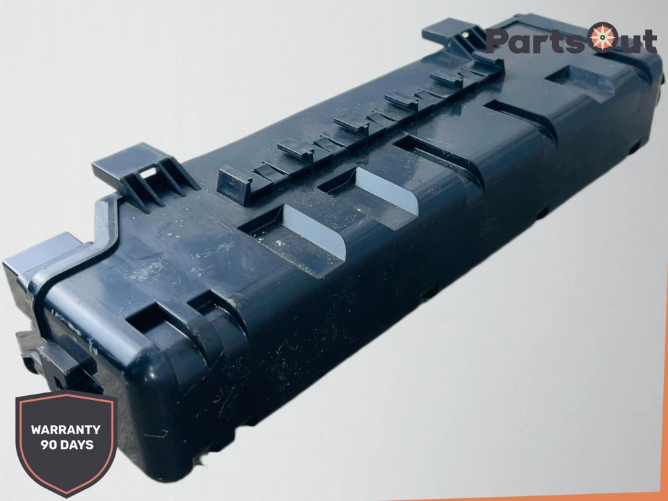 2011-2013 INFINITI M35H M37 M56 UNDER THE HOOD RELAY MODULE FUSE BOX OEM - Image 2 of 4