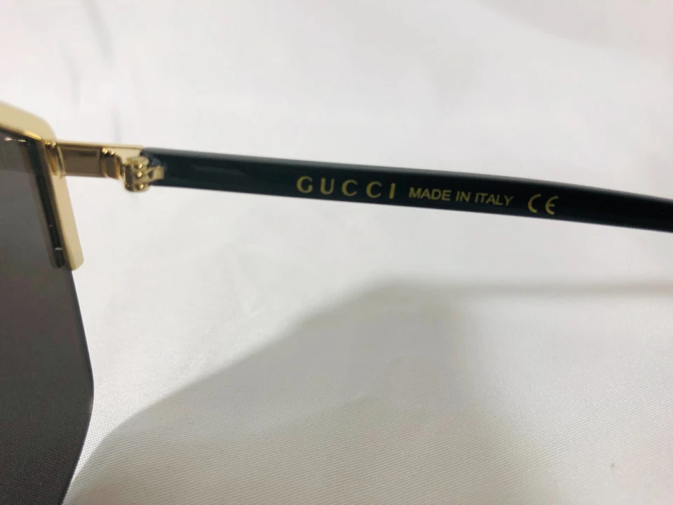 Authentic New Gucci GG0291S Gold / Grey Lens Shield Sunglasses 100% UV - Image 4 of 4