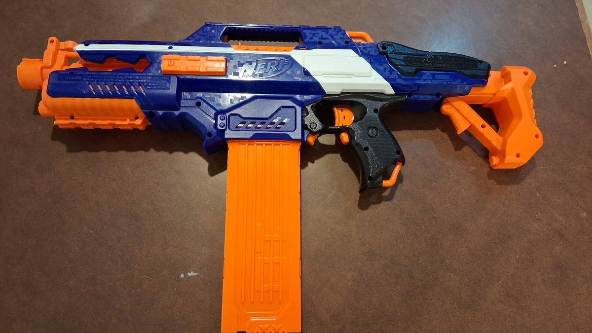 Hasbro Nerf-N-Strike Elite Rapidstrike CS-18 Blaster With Clip