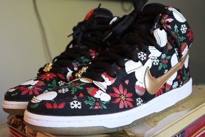 nike sb ugly christmas sweater