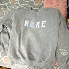 Nike Gray Crewneck Pullover Sweatshirt Logo Graphic Print Sleeve Womens L