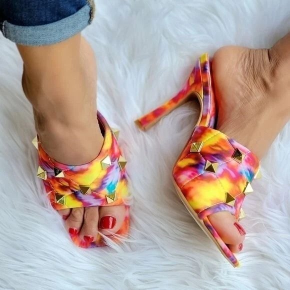 Sandalias de tacón alto acolchadas con tachuelas romanas multicolores para mujer (talla 6,5) Foto 4 de 4