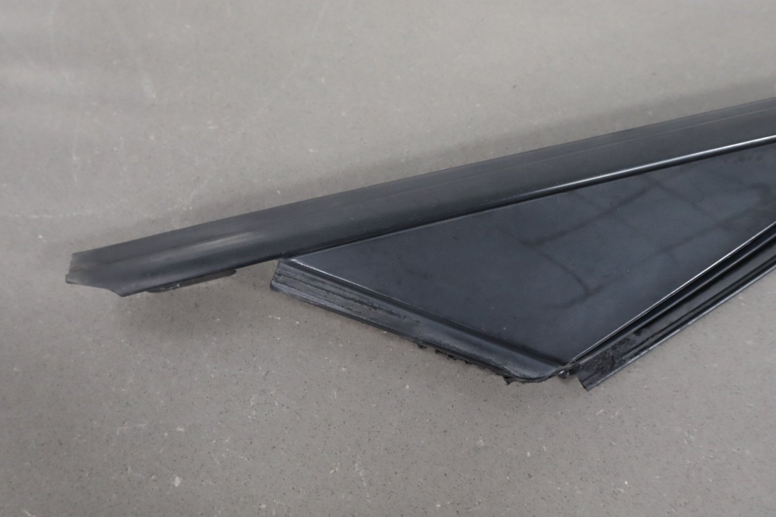 Chevrolet Corvette ZR1 2005-2013 Left Pillar trim Black