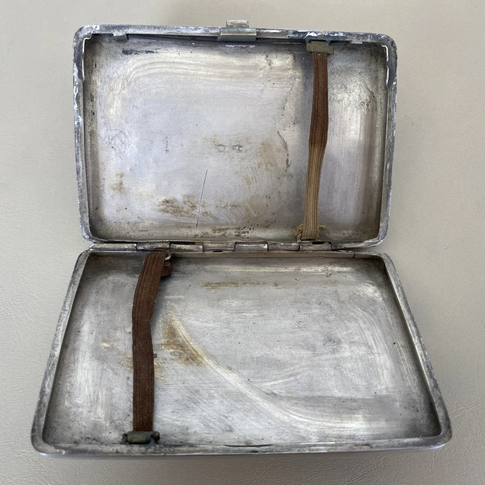 ANTIGUA CAJA DE CIGARRILLOS RUSA IMPERIAL PLATEADA CON SELLOS Y ESCRITURA CIRÍLICA Foto 3 de 4