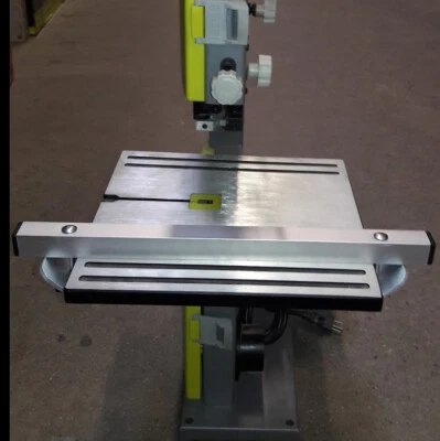 Rip Fence for your Ryobi 9" Band Saw. (Saw not included.)