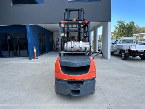 Toyota 32-8FGJ35 Toyota 3.5t Forklift LPG / Petrol Counterbalance - Picture 4 of 11