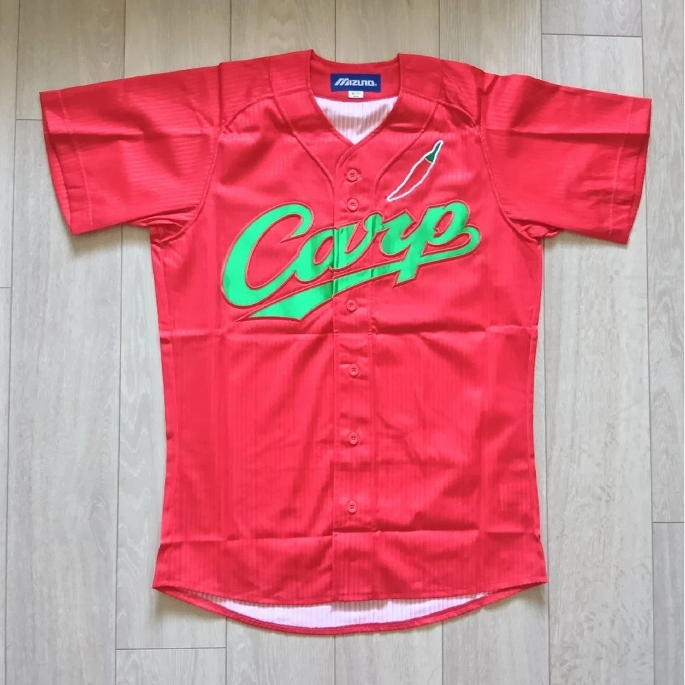 Hiroshima Carp Kuroda Crimson Super Uniform Mizuno M 40 Wins MLB/NBP Player - Image 3 of 4