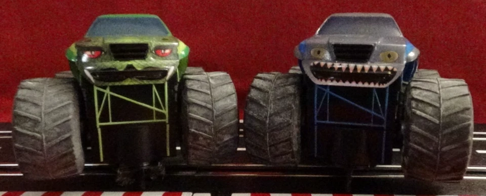 Coche Ranura Scalextric 1/32 Team Monster Trucks Predator & Battler. Corredores fuertes Foto 2 de 4