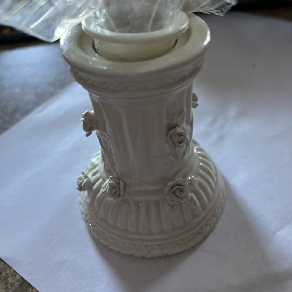 Par de jarrones querubines Avon 2002 - de inspiración vintage con diseño de rosa  Foto 4 de 4