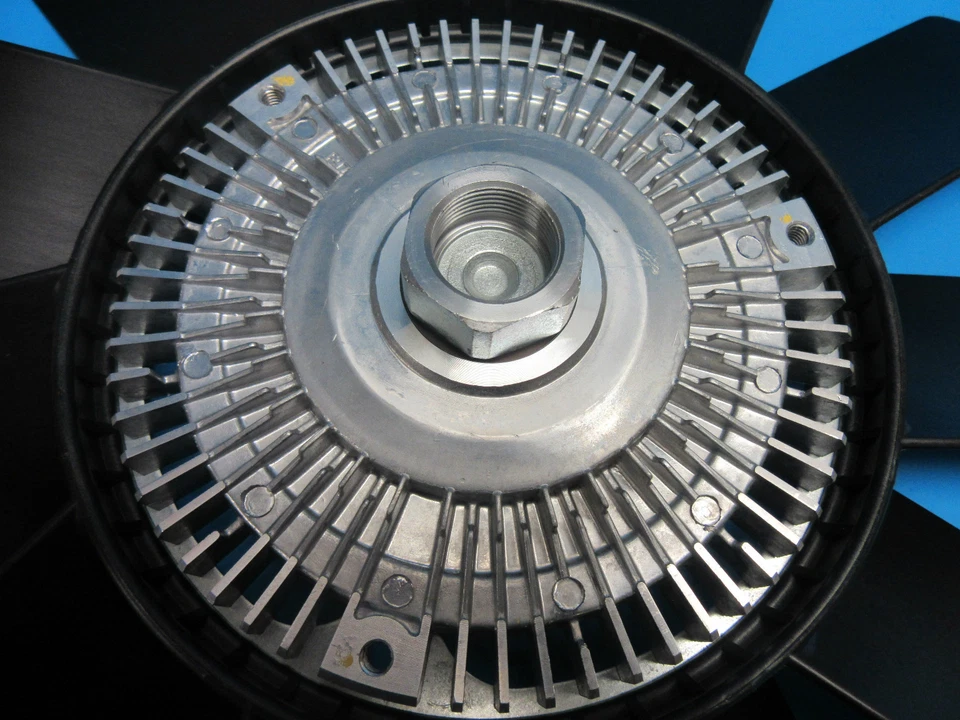 Hoja y embrague del ventilador de refrigeración del radiador para BMW OEM # 11521712058 ALEMANIA Foto 3 de 4