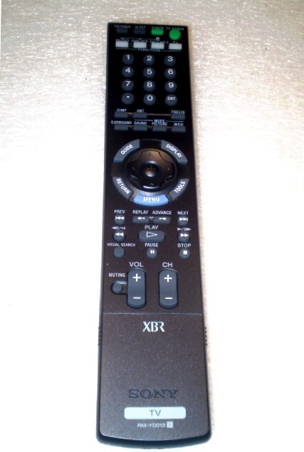 Genuine Sony RM-YD013 TV Remote Black w/out battery cap!!!