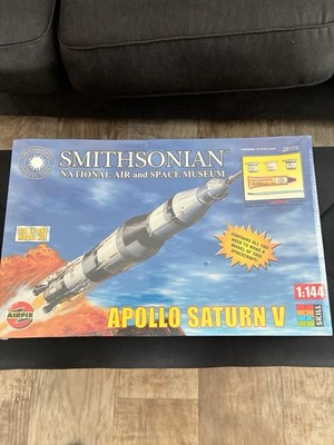 Apollo Saturn V 1:144 Smithsonian  All In One Model Kit-#3086 Airfix-NEW-SEALED