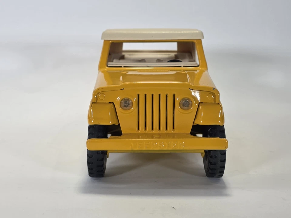 1960's vintage Tonka Willys Jeep Jeepster 4x4 pressed steel yellow truck - Image 3 of 4