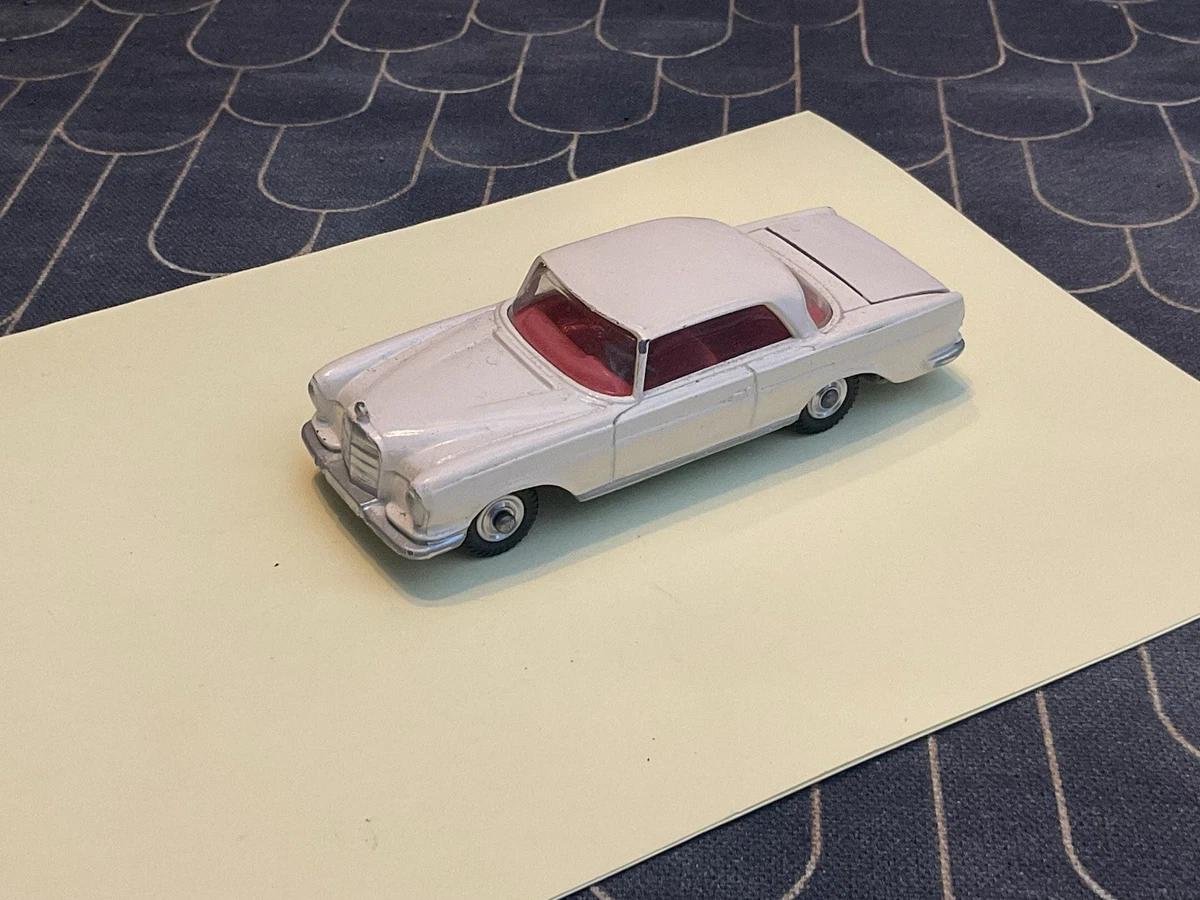 Miniature Mercedes 280 1980 1/43 Neo CE No.21 Boss Rallye WM Rallye Monte Carlo