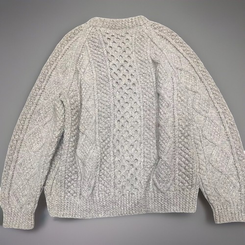 Cárdigan de colección grueso para damas House of Ireland tejido con cable crema 100 % lana grande - Imagen 6 de 9