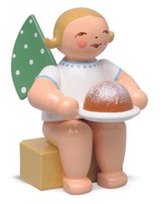 Wendt & Kühn Engel klein mit Kuchen, 650/K/154A, Geschenk Geburtstag elf Punkte 