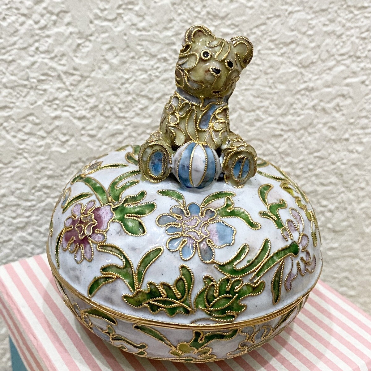 Vintage NYCO Nikki Yassaman White Bear Trinket Box Faberge