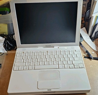 Macintosh Ibook G4- Vintage Laptop Computer - Parts Or Repair