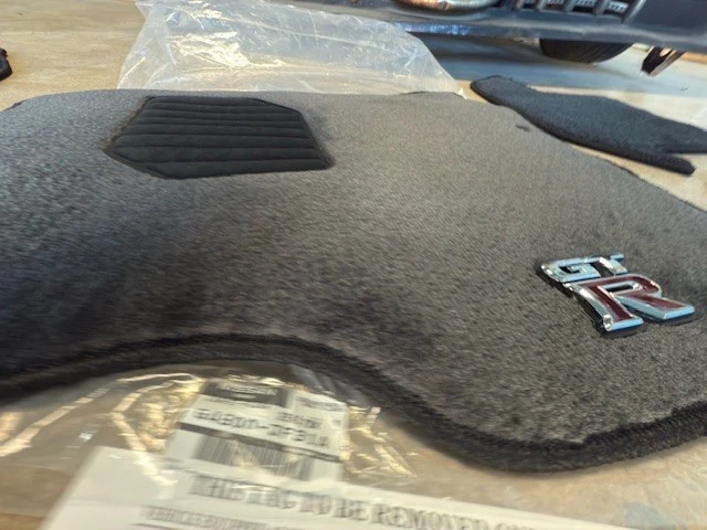 (1)  Nissan GT-R GTR 09-21 Black Carpeted Floor Mats (4) GENUINE G4900-JF31A - Image 4 of 4
