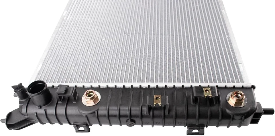 Алюминиевый радиатор для Chevy Silverado 1500 19-24 GMC Sierra 1500 19-23 GM3010612 - Изображение 3 из 4