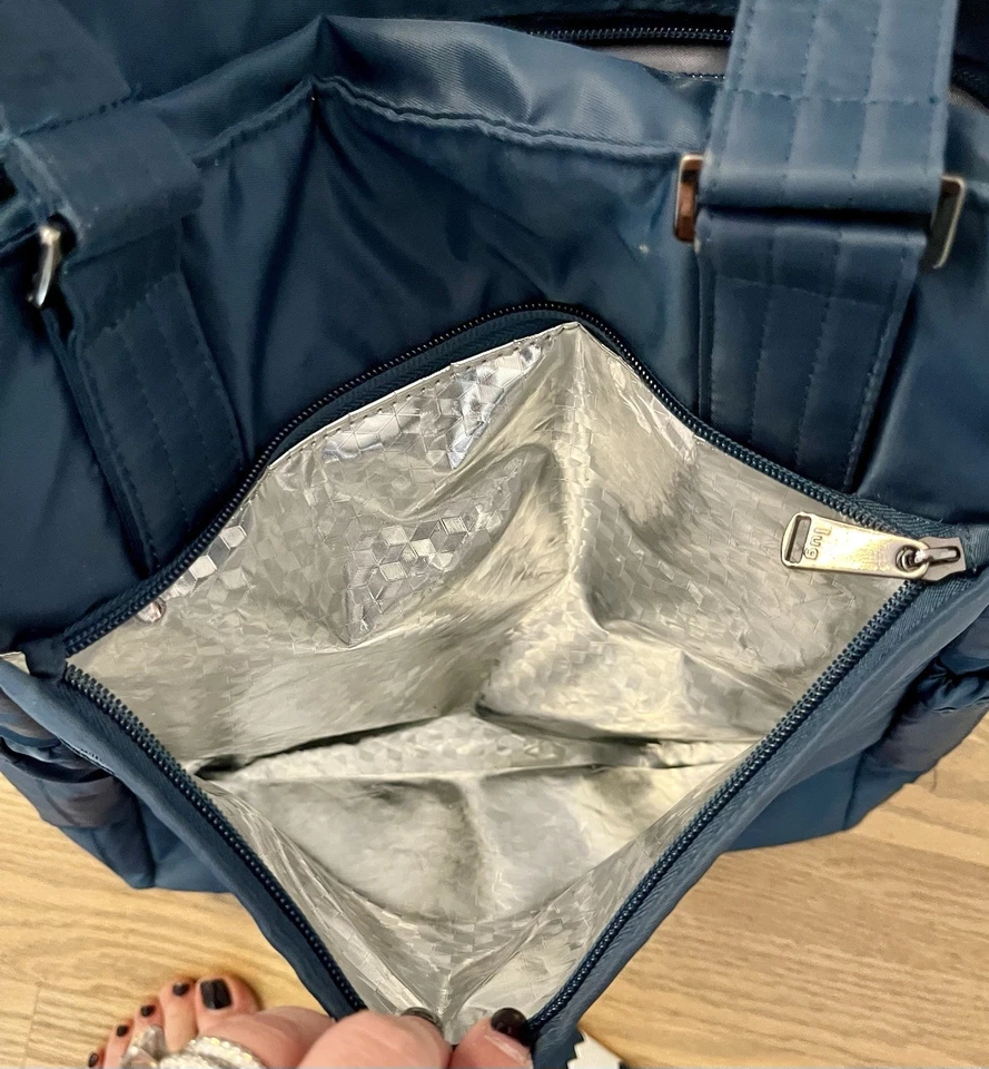 Bolso de Mano Lug Ace de Nylon Nuevo sin Etiquetas con Correa Extraíble y Muchos Compartimentos Foto 4 de 4