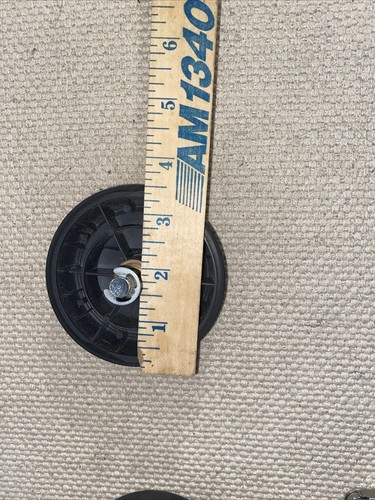 2 Hoover Windtunnel Vacuum 38522-077 Wheels, Axel and Retaining Clip. U6485-900 - Bild 4 von 4