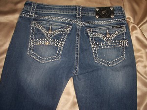 Miss Me Women's Size 31 Mid-Rise Blue Denim Capri Jeans