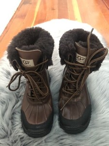 ugg adirondack brown