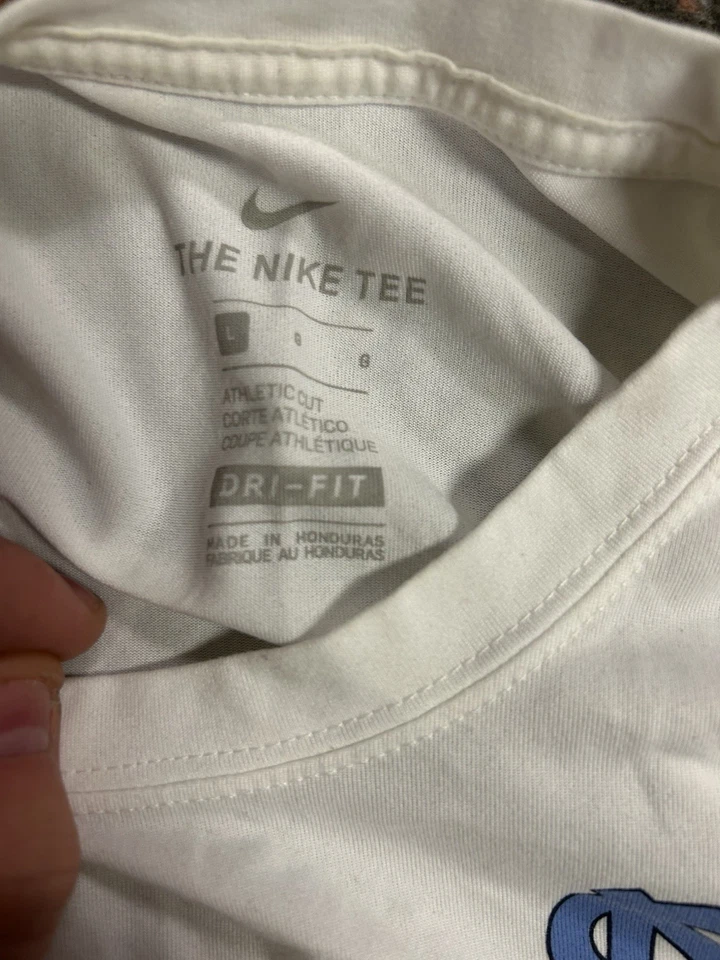 Camisa de baloncesto de Carolina del Norte marca Jordan Get Into It talla grande Foto 3 de 4