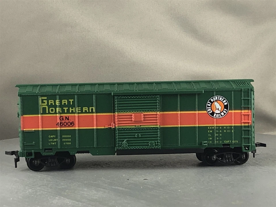 Model Power - Great Northern - 40' Box Car + Wgt # 46006 - Image 3 of 4