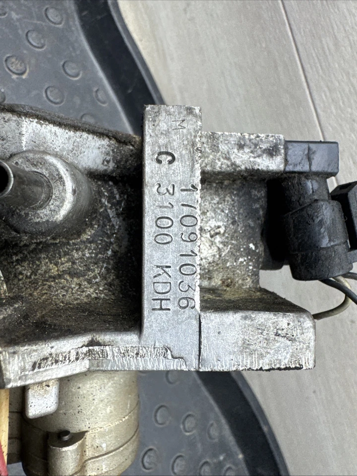 Carrocería del acelerador Chevrolet GMC S10 Sonoma 4.3 V6 TBI 17091036 inyectores Foto 4 de 4