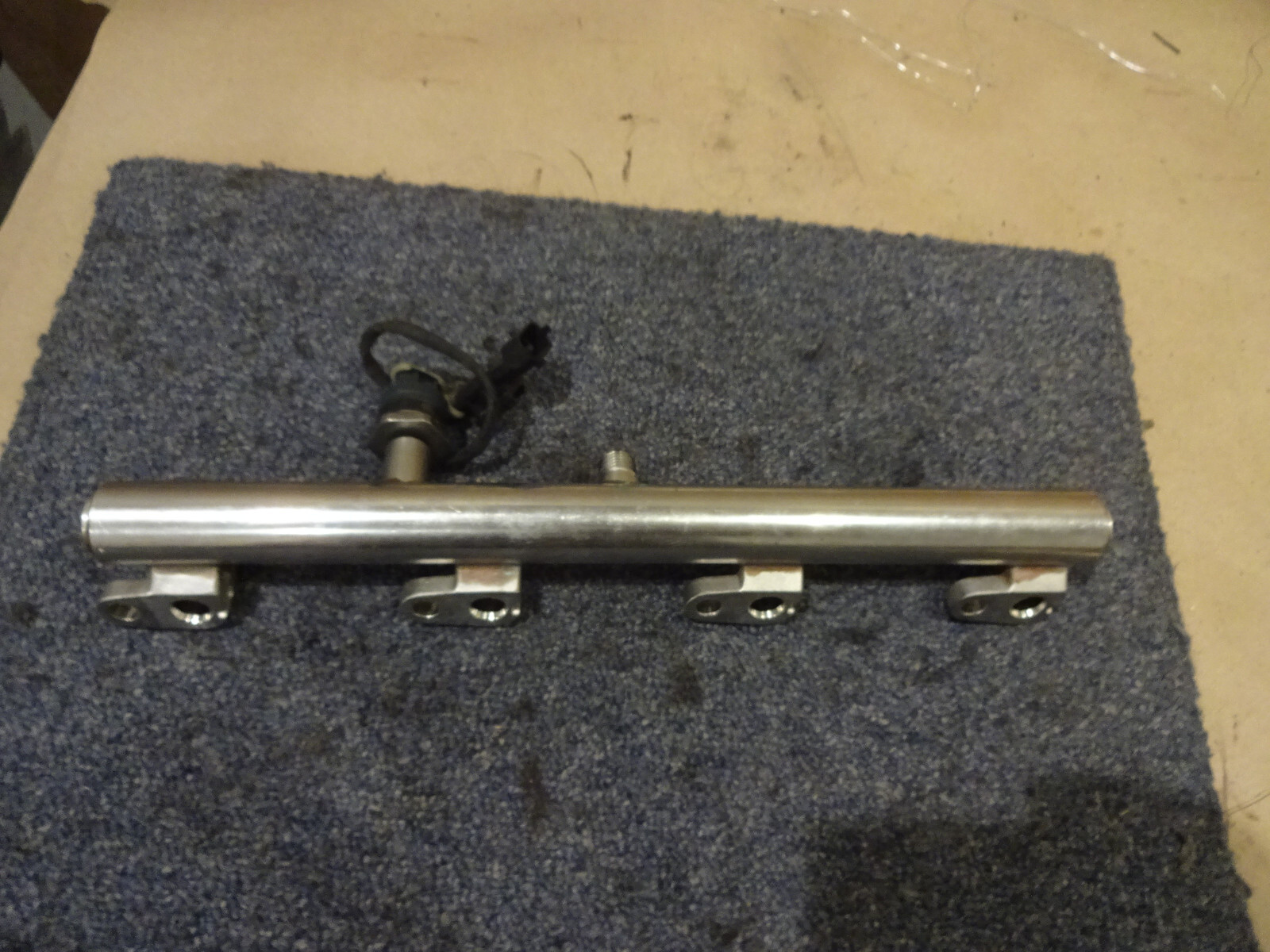 Ferrari 488, California t -Fuel Injection Tube/ Rail (No Injectors)- P/N 326631
