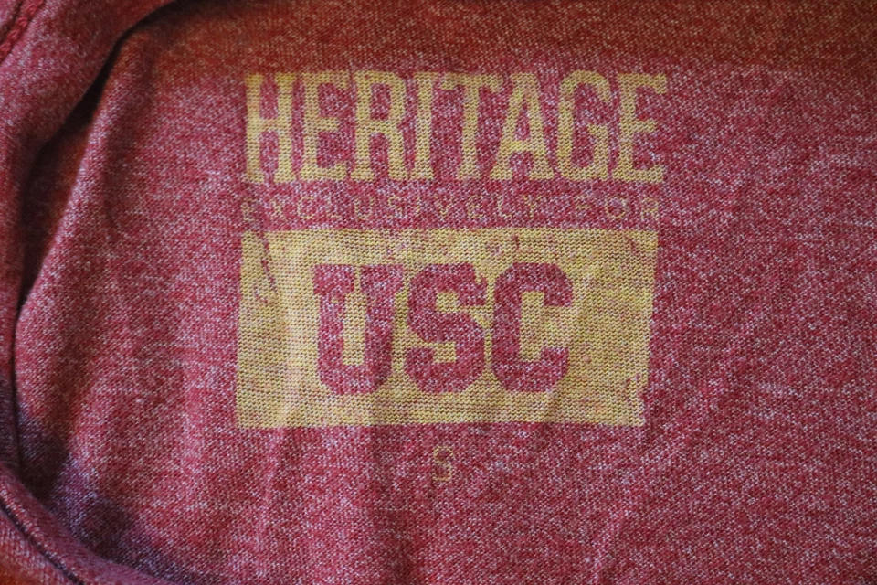 Camiseta Heritage USC Hombre Granate Cuello Redondo Mezcla Algodón Talla S Hecha en EE. UU. Foto 3 de 4